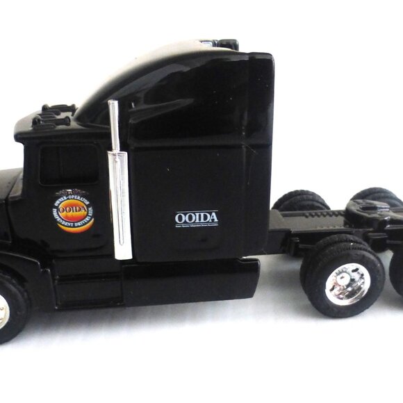CNSstcs - ERTL Diecast PETERBILT CAB With TRAILER 1/64 Scale Advertising Ooida - Picture 11 of 16